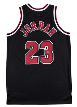 Michael Jordan Signed Chicago Bulls Black Alternate Jersey (UDA)